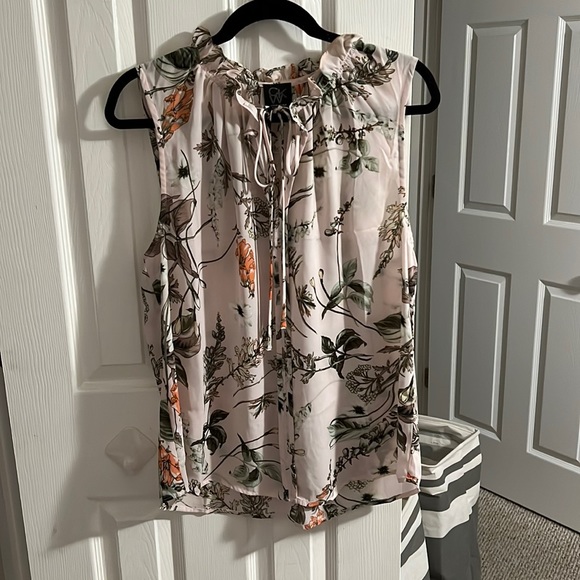 Tank top floral blouse Size L with tie strings in the front - Picture 1 of 4